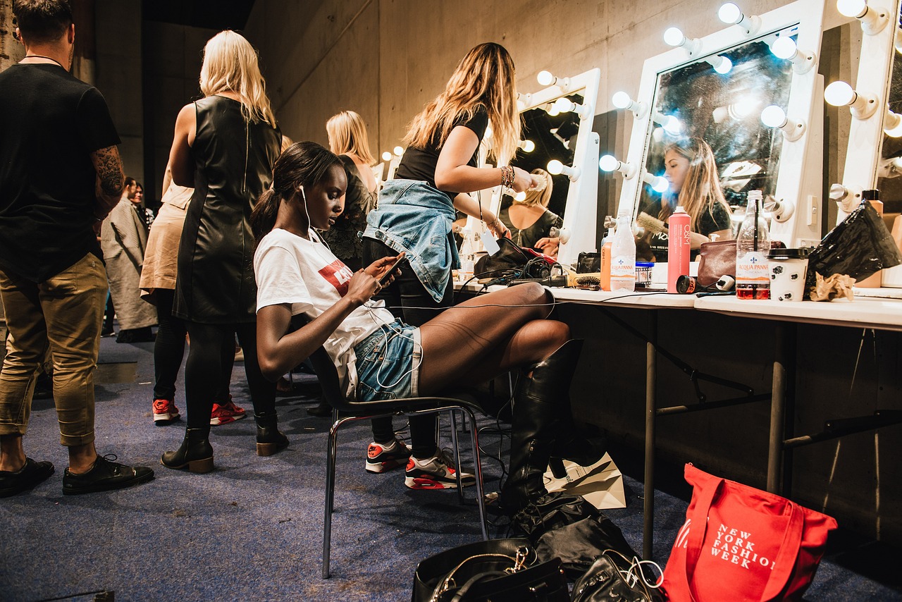 entdecken sie die neuesten trends und tipps rund ums styling. von mode über frisuren bis hin zu accessoires – hier finden sie inspiration für ihren ganz persönlichen look.