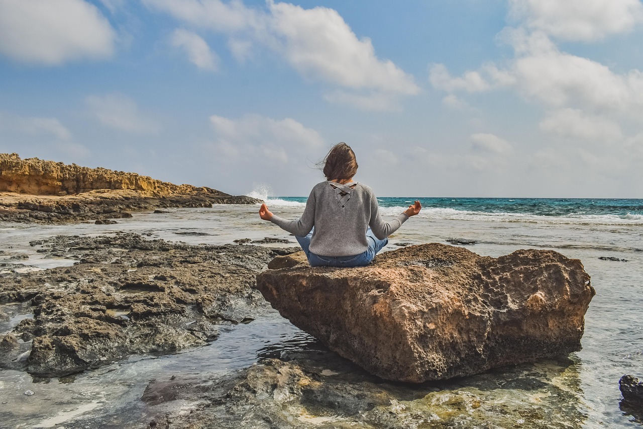 entdecken sie die kraft der meditation: praktische tipps, geführte übungen und hintergrundwissen, um stress abzubauen, innere ruhe zu finden und ihr wohlbefinden nachhaltig zu stärken.